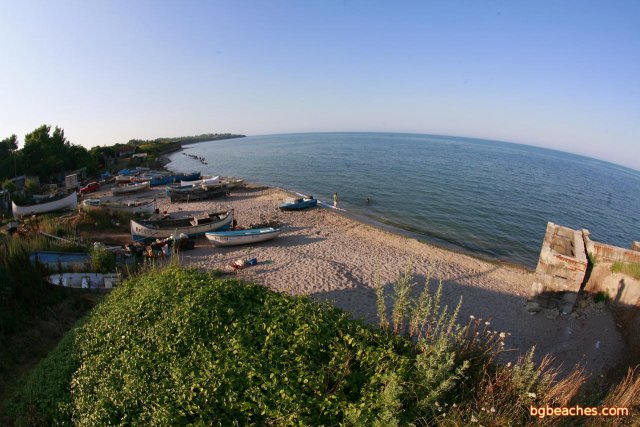  Рибарските лодки в Крапец
